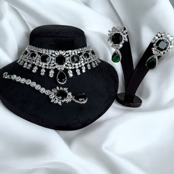 Diya Green Diamond Necklace Set - MIARAA