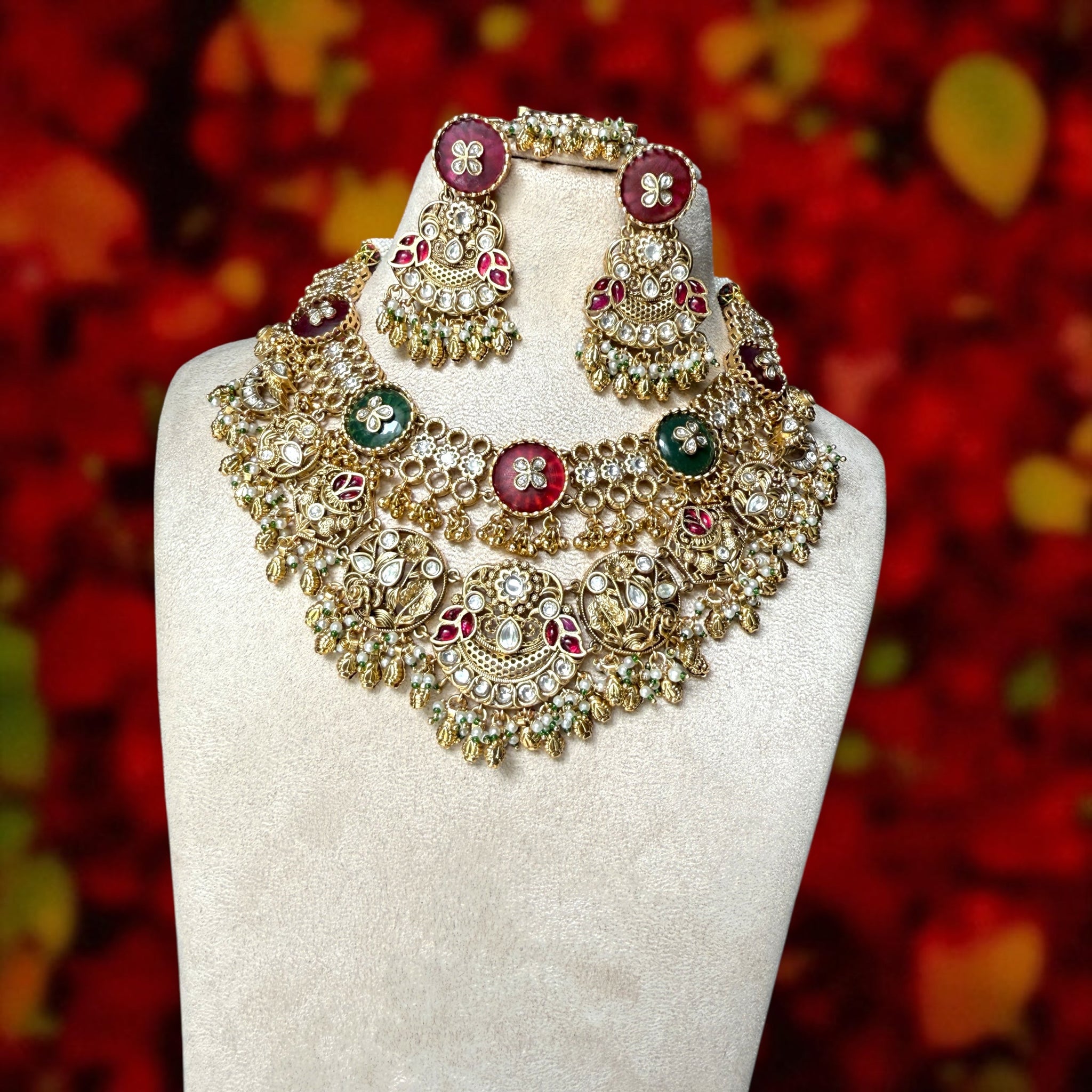 Heritage Necklace Set