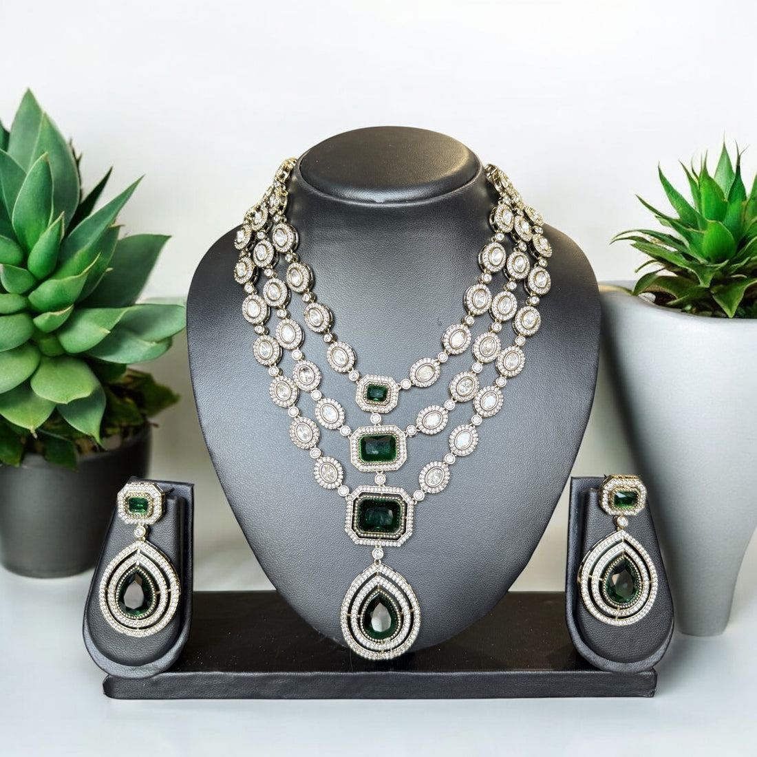 Medha Geen Polki Necklace Set - MIARAA
