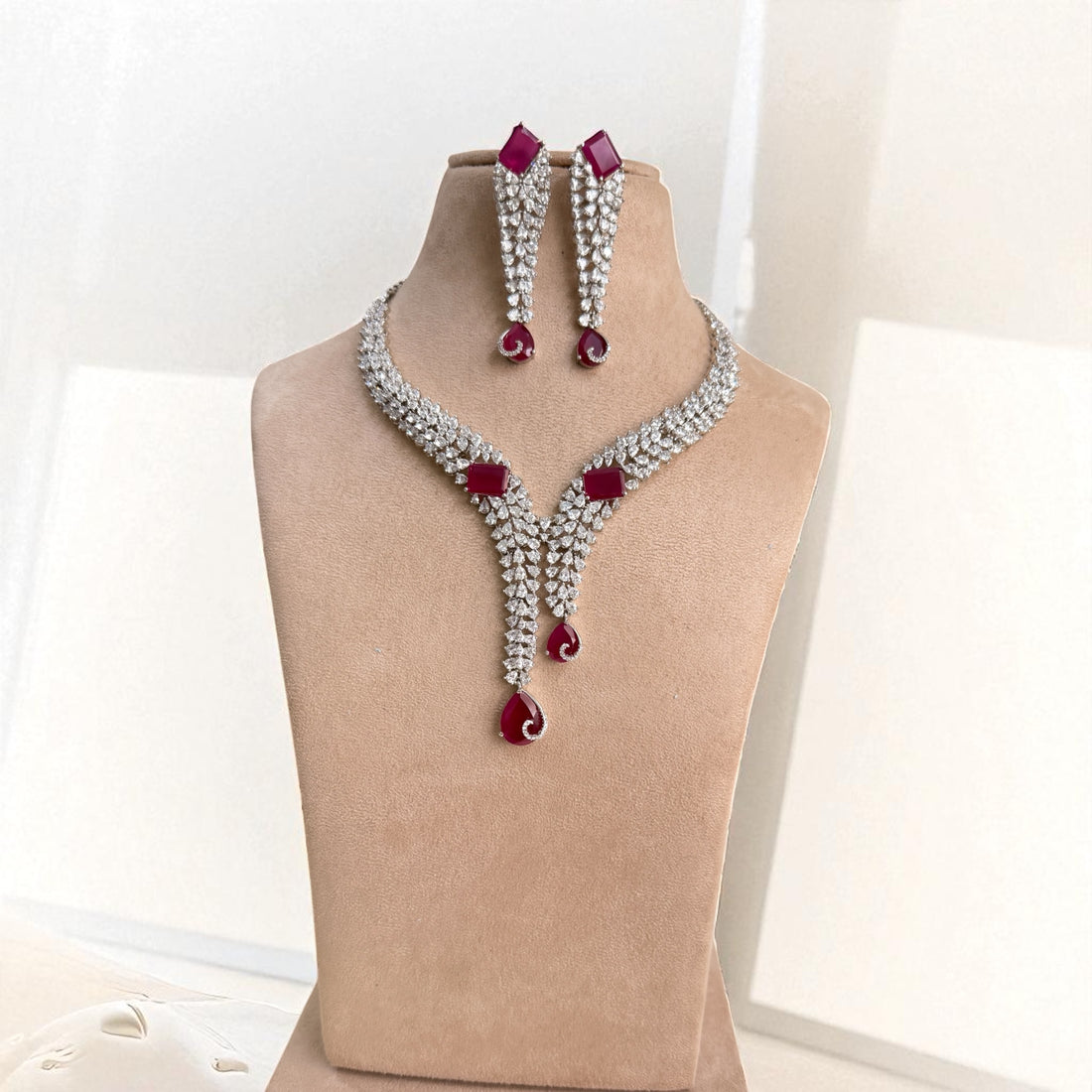 Aaranya Ruby Pink Diamond Necklace Set
