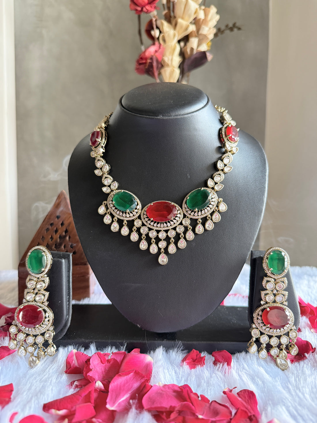 Naysa Multicolor Necklace Set - MIARAA