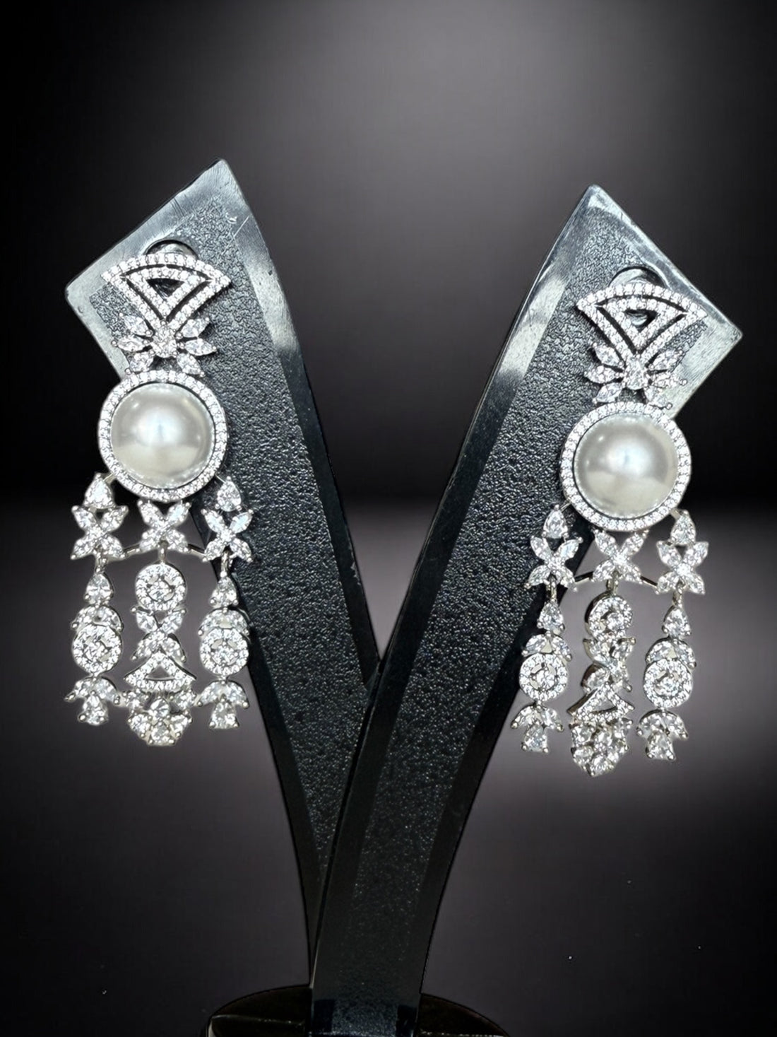 Charvi Pearl Diamond Necklace Set - MIARAA