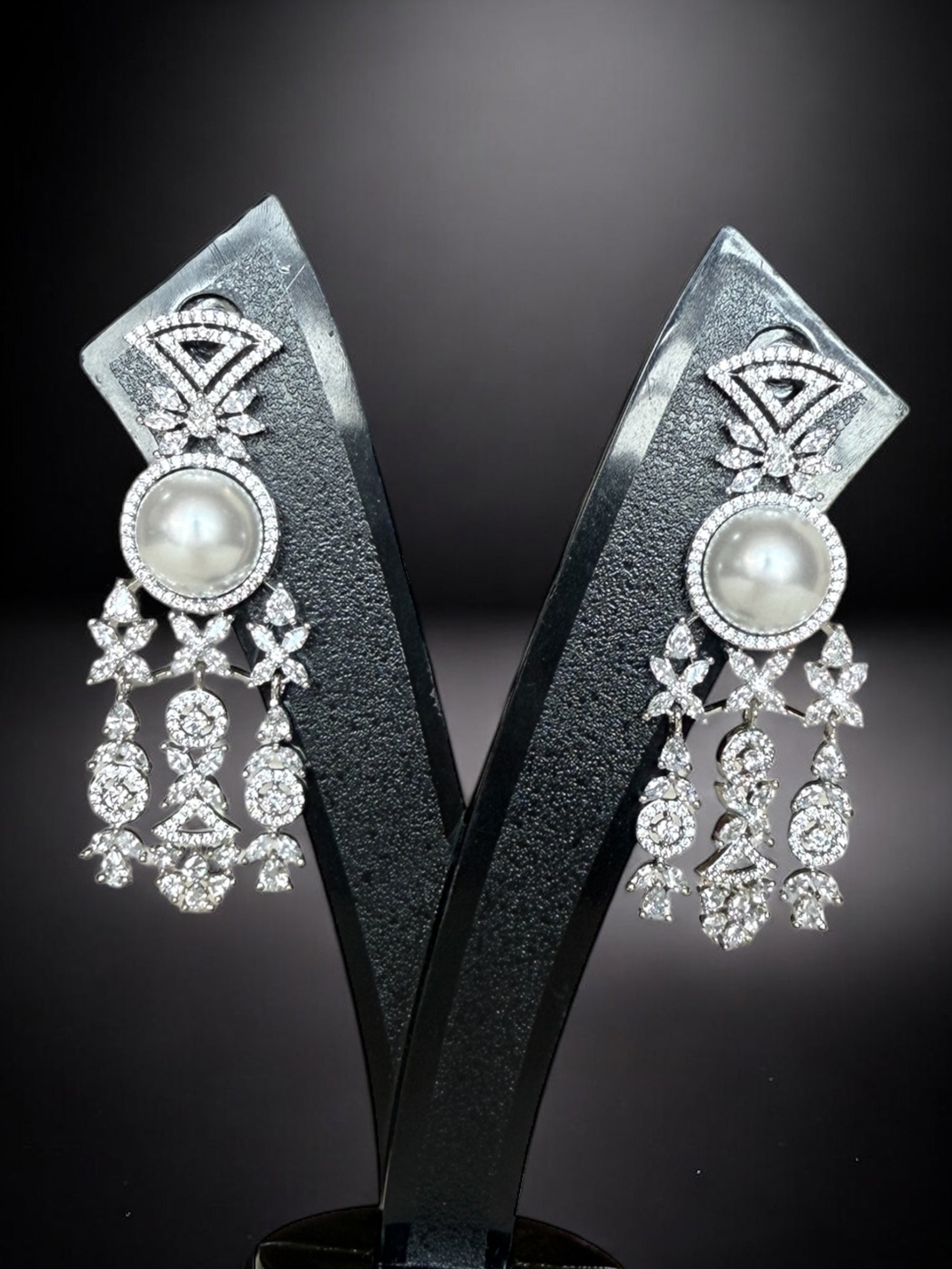 Charvi Pearl Diamond Necklace Set - MIARAA