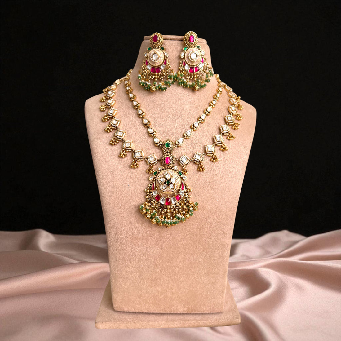 Multicolor Daya Rajwadi Necklace Set