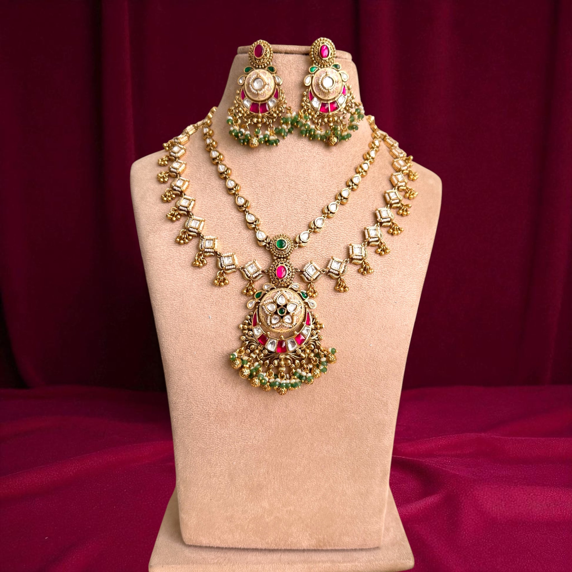 Multicolor Daya Rajwadi Necklace Set