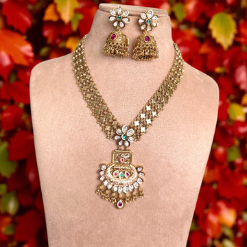 Multicolor Urmi Antique Rajwadi Necklace Set