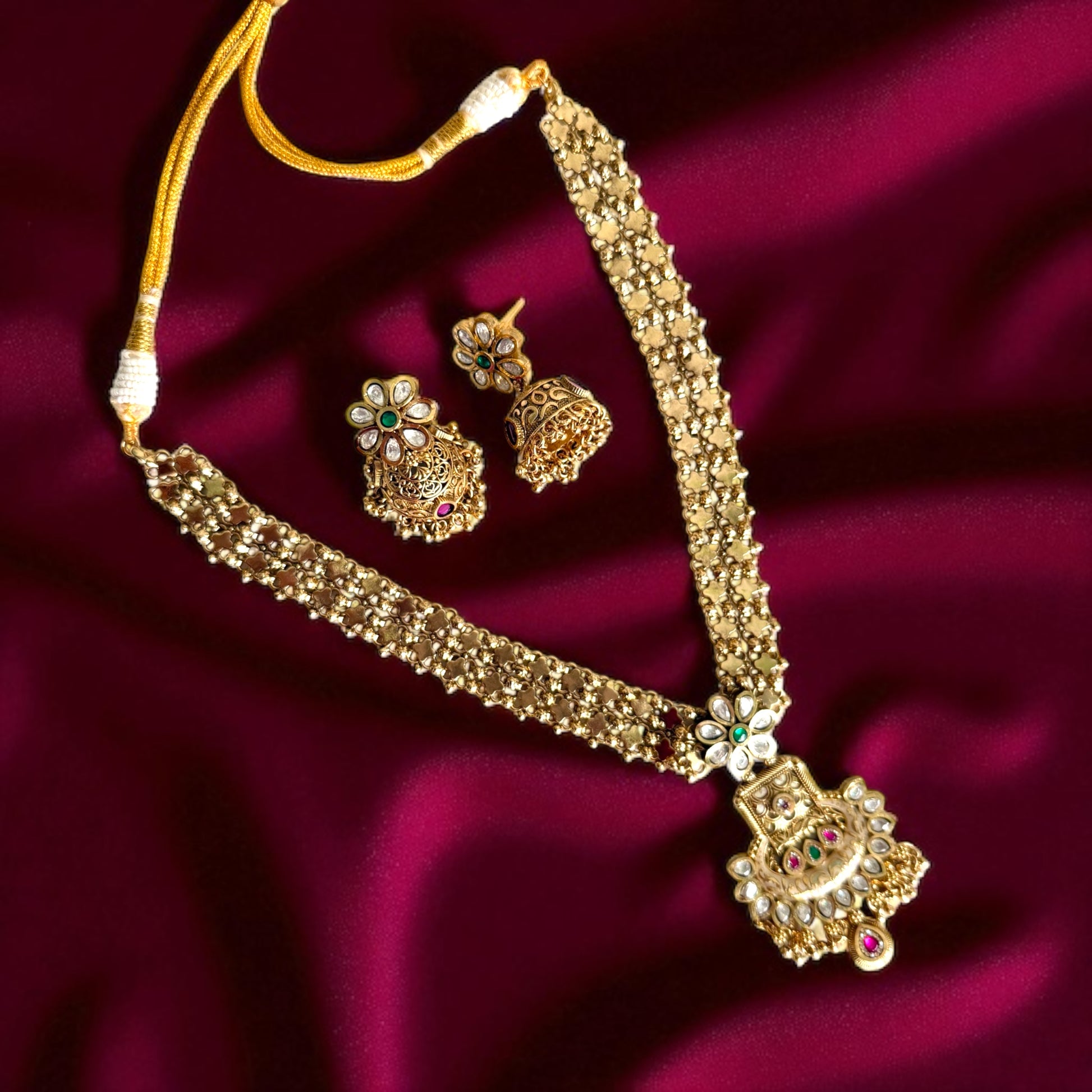 Multicolor Urmi Antique Rajwadi Necklace Set