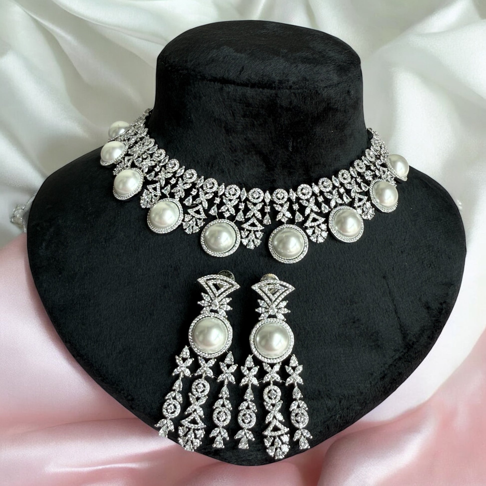Charvi Pearl Diamond Necklace Set - MIARAA