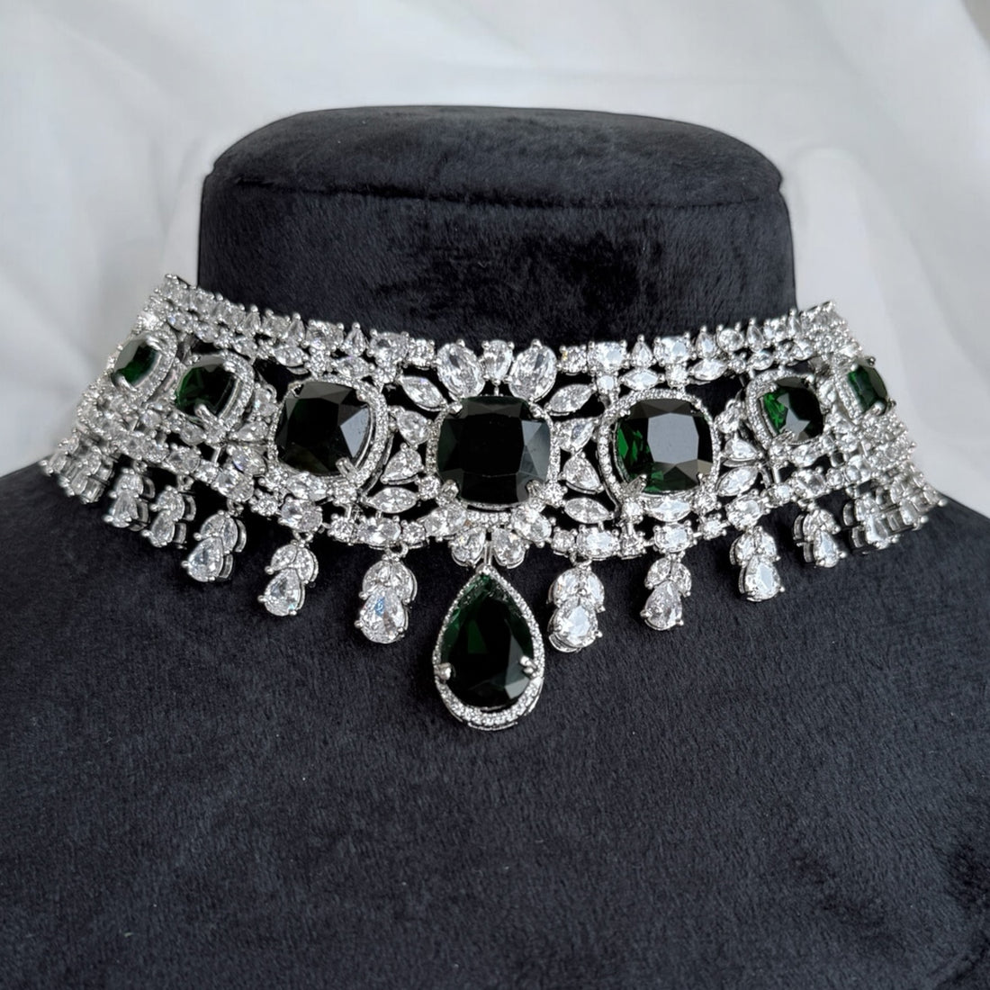 Diya Green Diamond Necklace Set - MIARAA