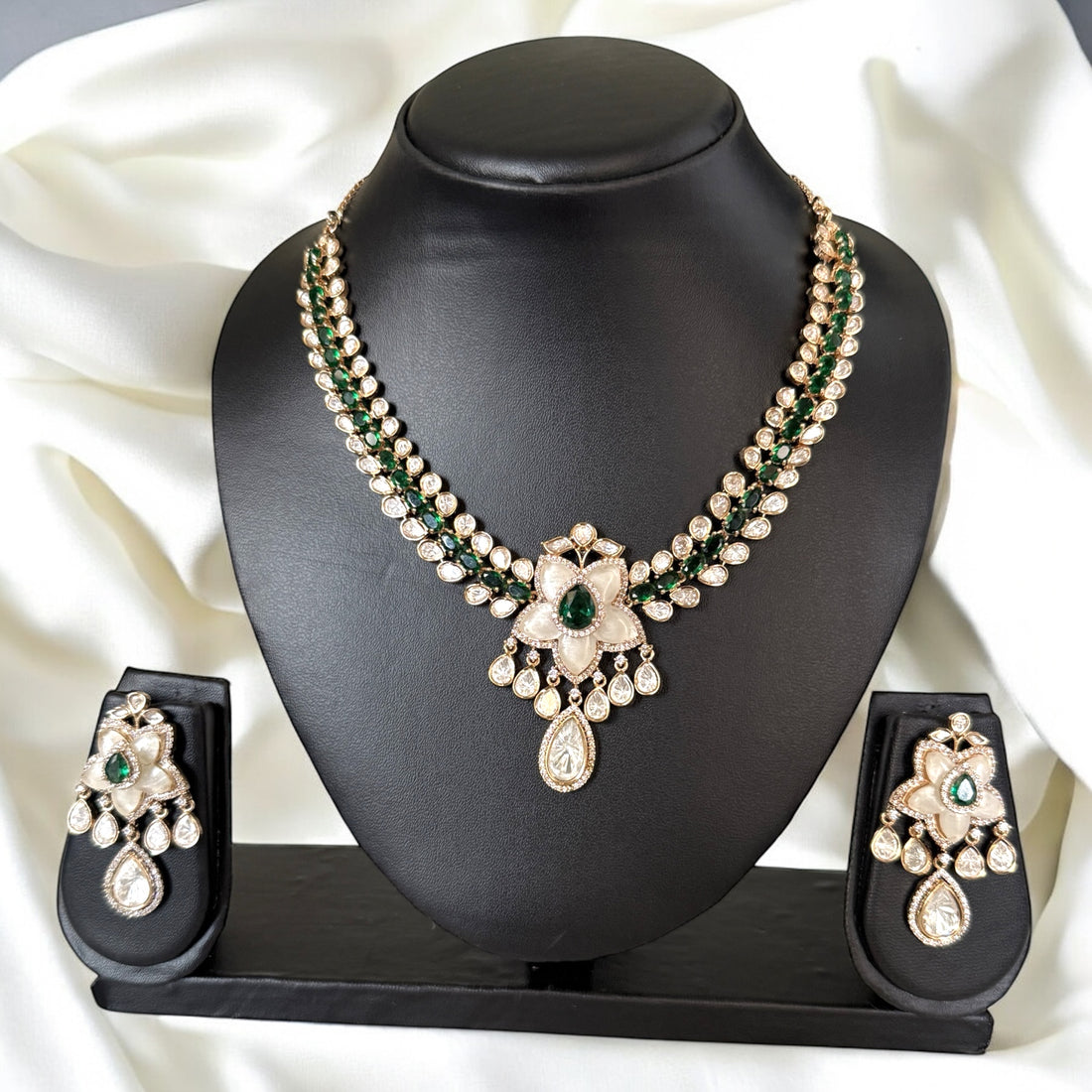 Vaidehi Green Necklace Set - MIARAA