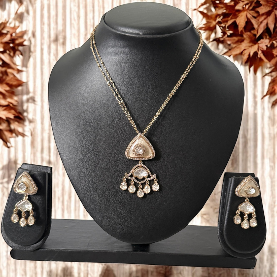 Esha Ivory Necklace Set - MIARAA