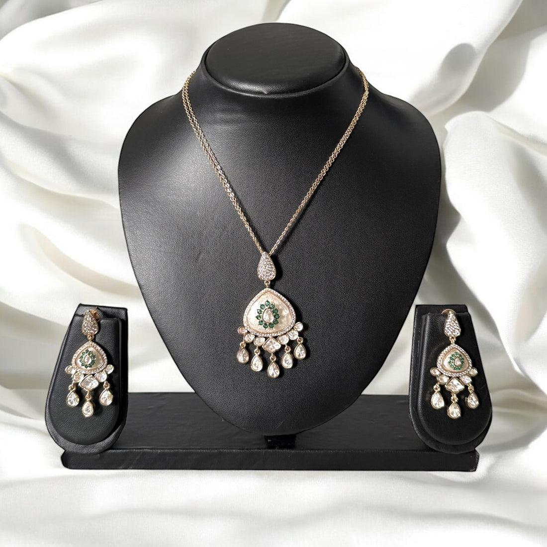 Suhana Green Necklace Set - MIARAA