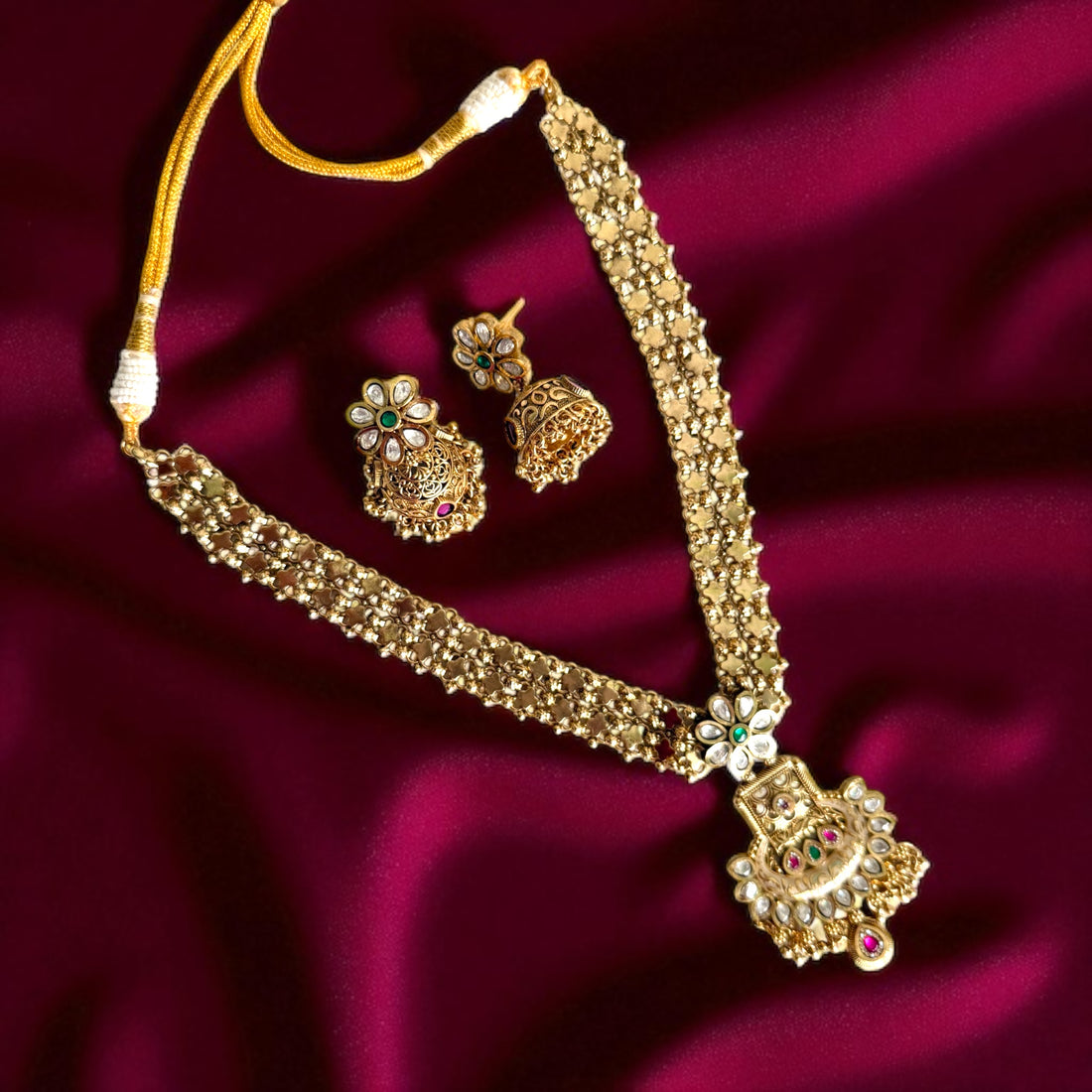 Multicolor Urmi Antique Rajwadi Necklace Set