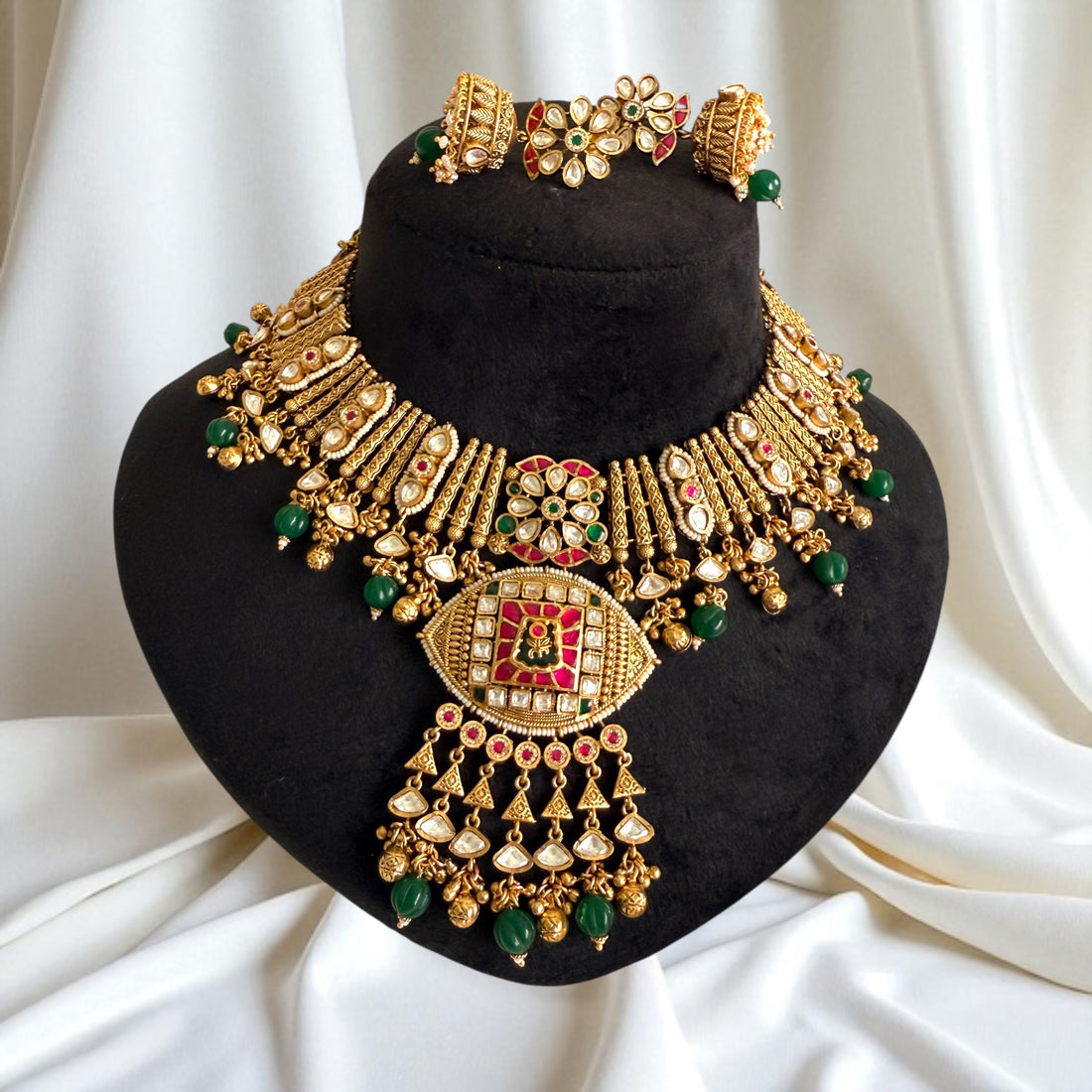 Multicolor Mahi Antique Rajwadi Necklace Set