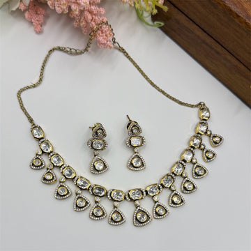 miaraa Liya Polki Necklace Set